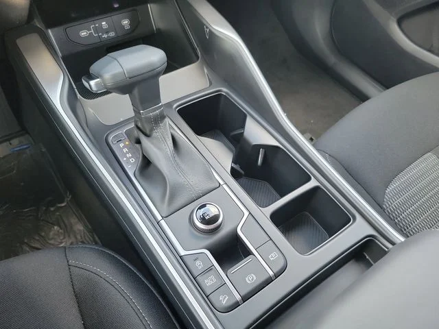 New 2026 Glacial White Pearl Kia LX image 29