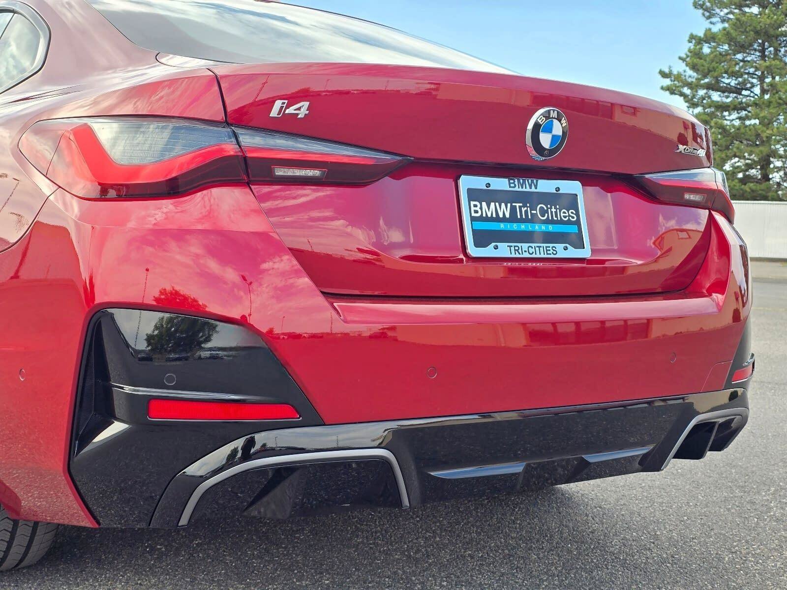 New 2026 Vegas Red Metallic BMW xDrive40 image 8