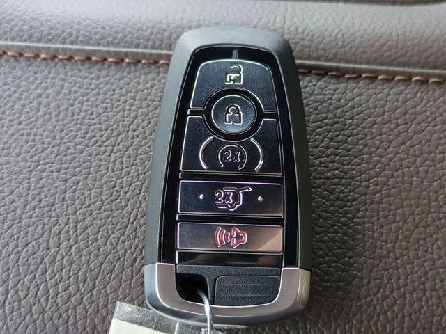 New 2026 Gray Ford King Ranch image 29