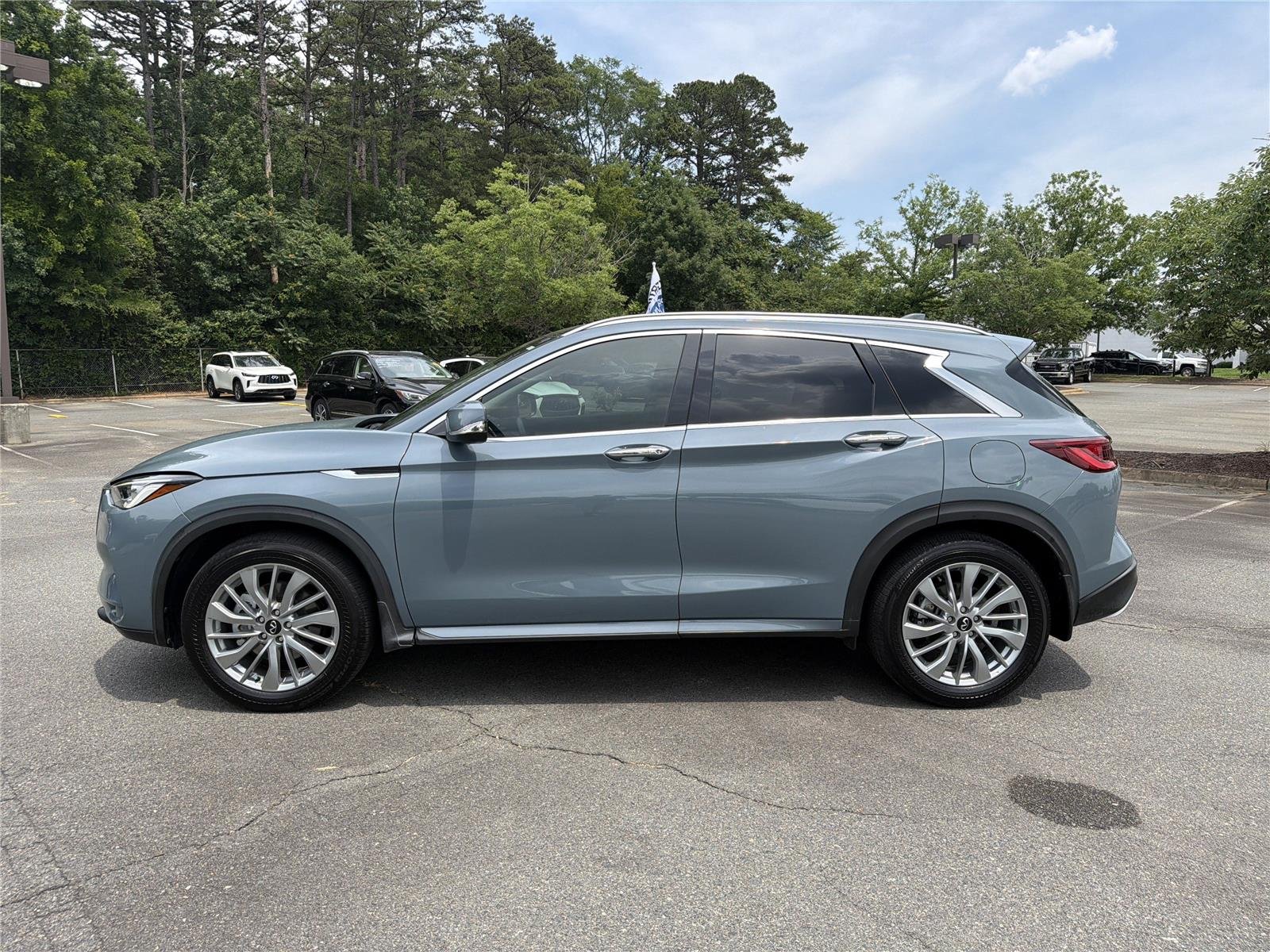 Used 2024 Slate Gray INFINITI LUXE image 25