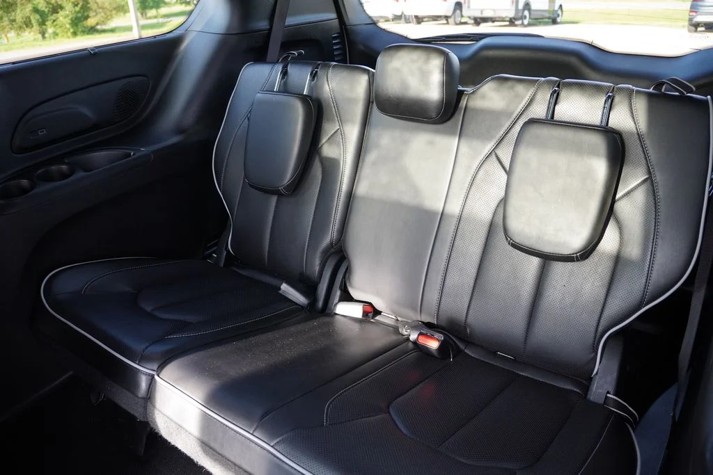 Certified Used 2025 White Chrysler Limited image 18