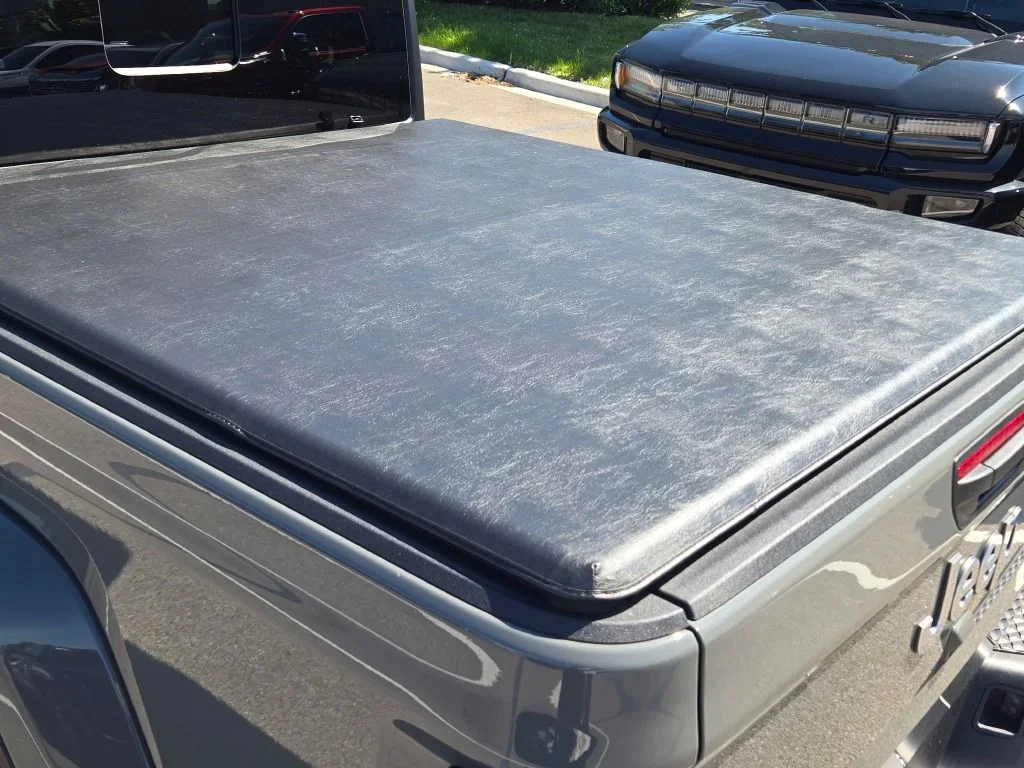 Used 2022 Gray Jeep Overland image 17