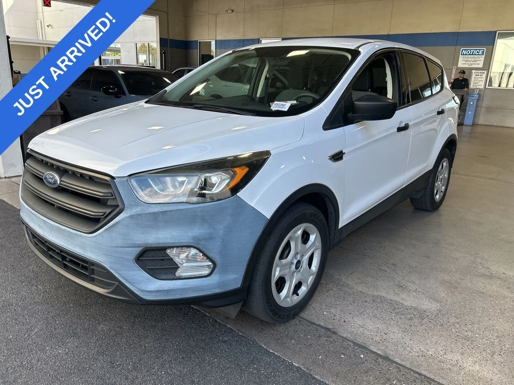 2018 Ford Escape S's photo