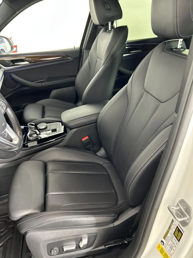Used 2022 White BMW sDrive30i image 12