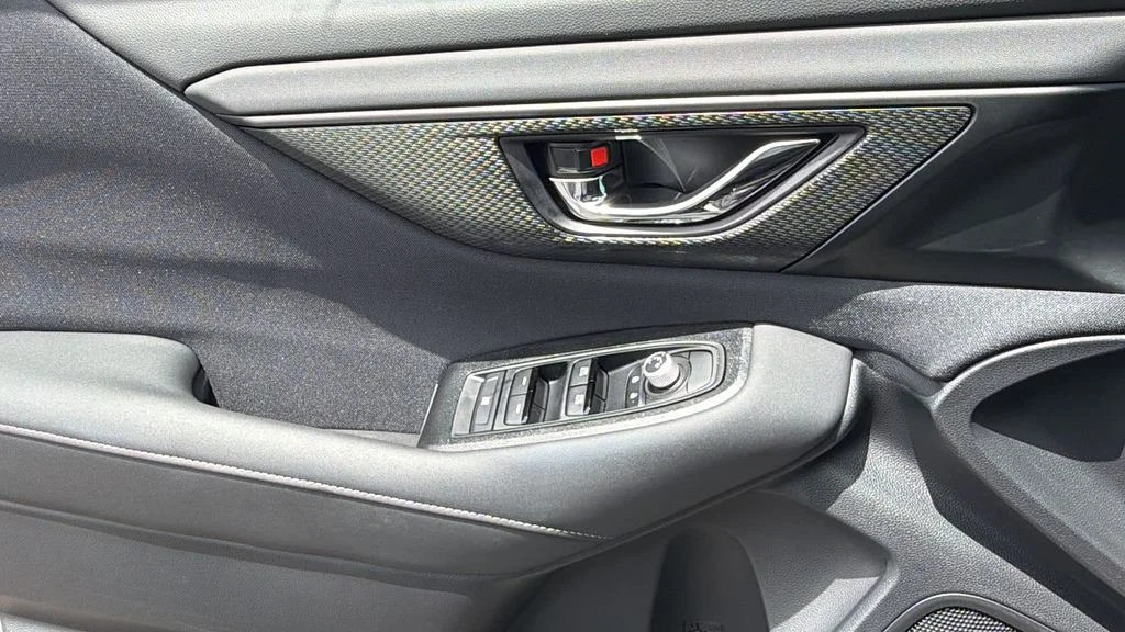 Used 2025 Crystal White Pearl Subaru Premium image 22