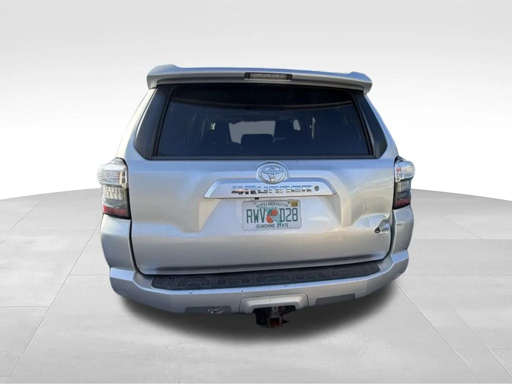 Used 2016  Toyota SR5 Premium image 9