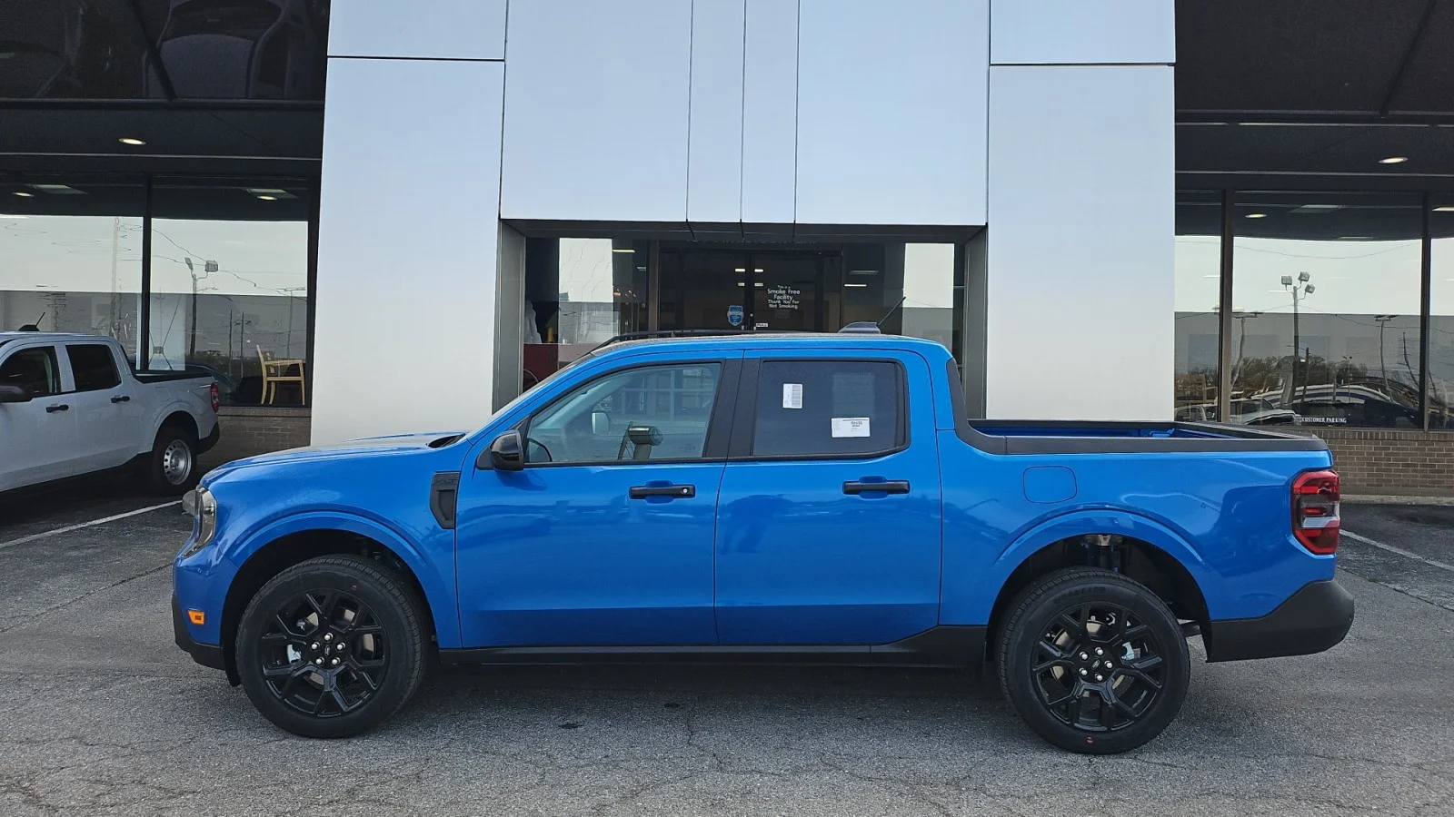 New 2026 Velocity Blue Ford XLT AWD image 2