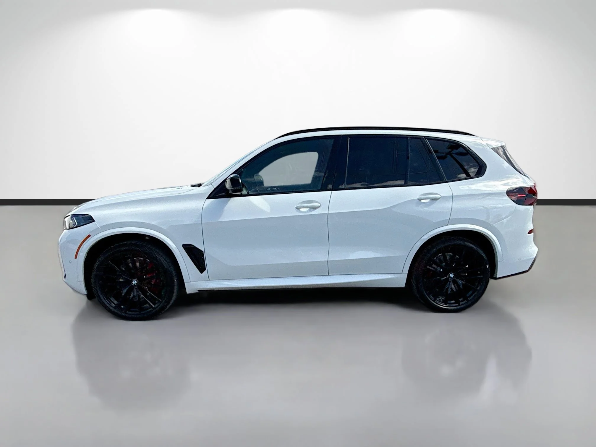 New 2026 Alpine White BMW M60i image 6