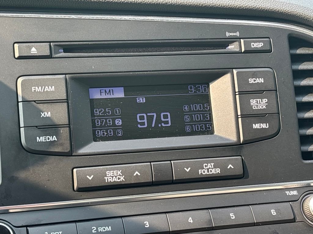 Used 2017 Blue Hyundai SE image 24