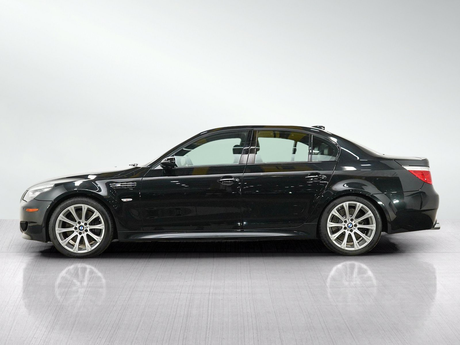 Used 2008 Black Sapphire Metallic BMW Base image 2