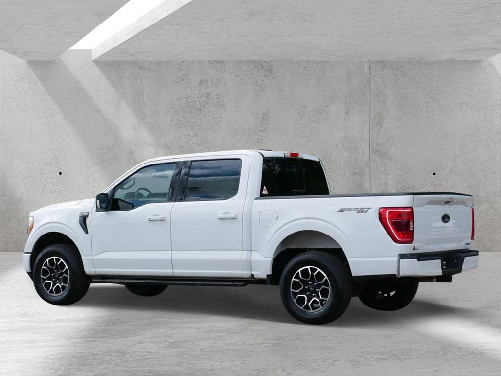 Used 2022 White Ford XLT image 4