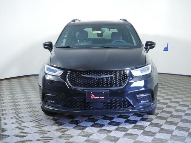 Used 2025 Chrysler Pacifica Limited with VIN 2C4RC1GG8SR511567 for sale in Shakopee, Minnesota