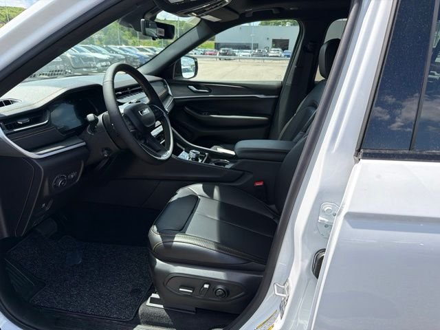 New 2026 Bright White Clear-Coat Exterior Paint Jeep  image 13