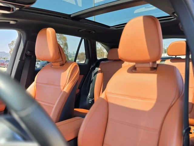 Used 2025  Mercedes-Benz GLC 300 image 15