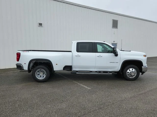 New 2026 White Chevrolet LT image 8