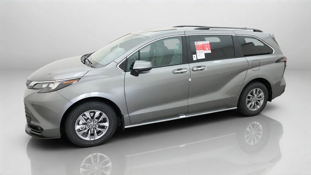 New 2026 Heavy Metal Toyota XLE image 33