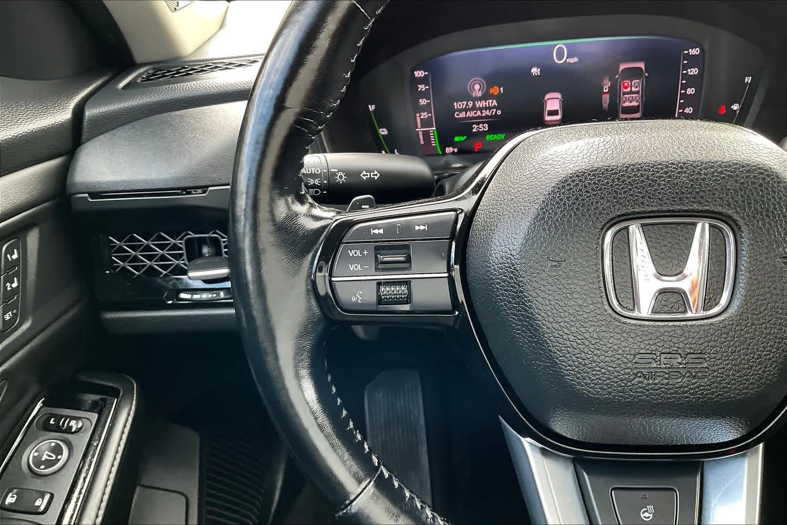 Used 2025 Meteorite Gray Metallic Honda Touring image 23