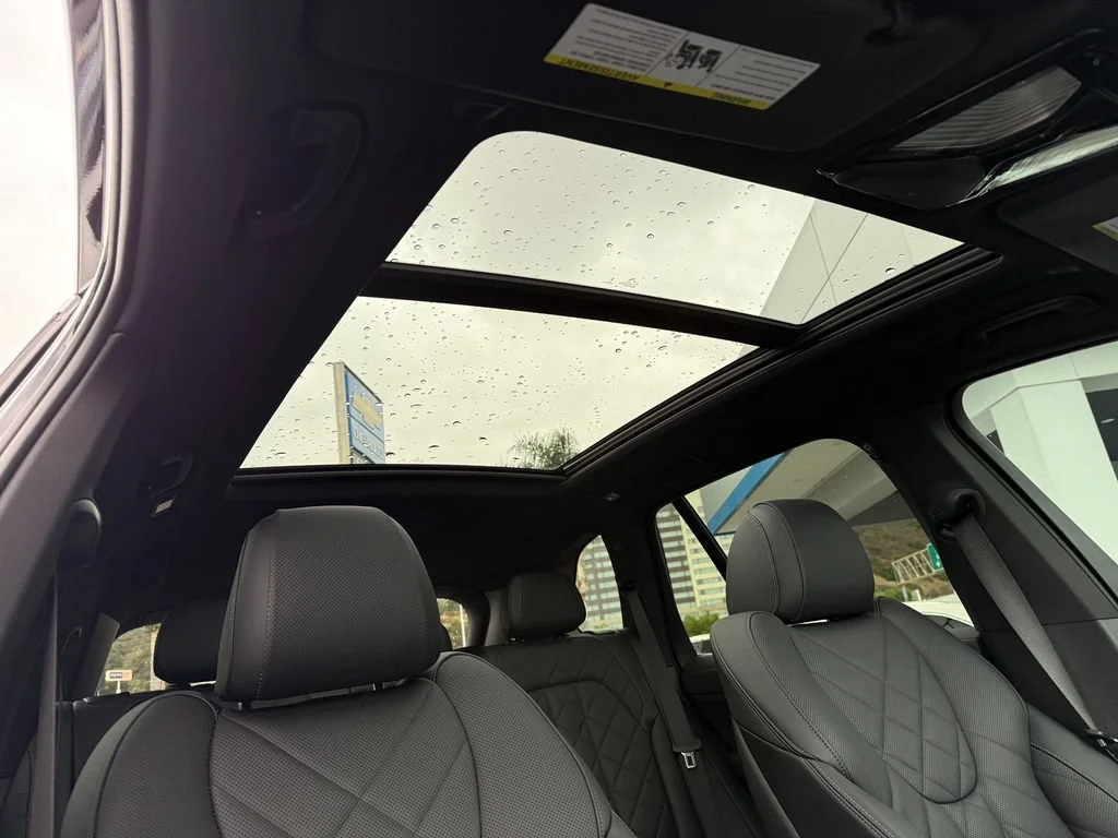 Used 2024  BMW sDrive40i image 17
