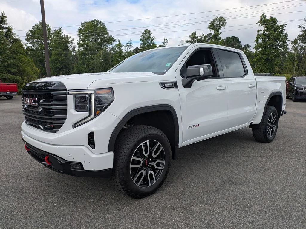 Used 2026 White GMC AT4 image 9
