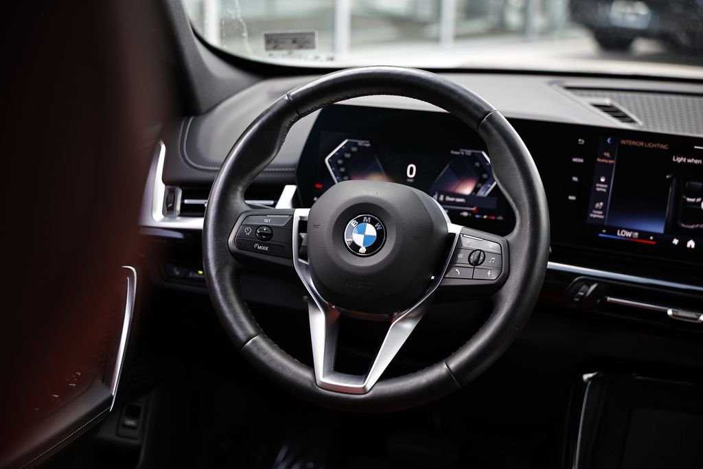 Used 2025 Black Sapphire Metallic BMW xDrive28i image 26