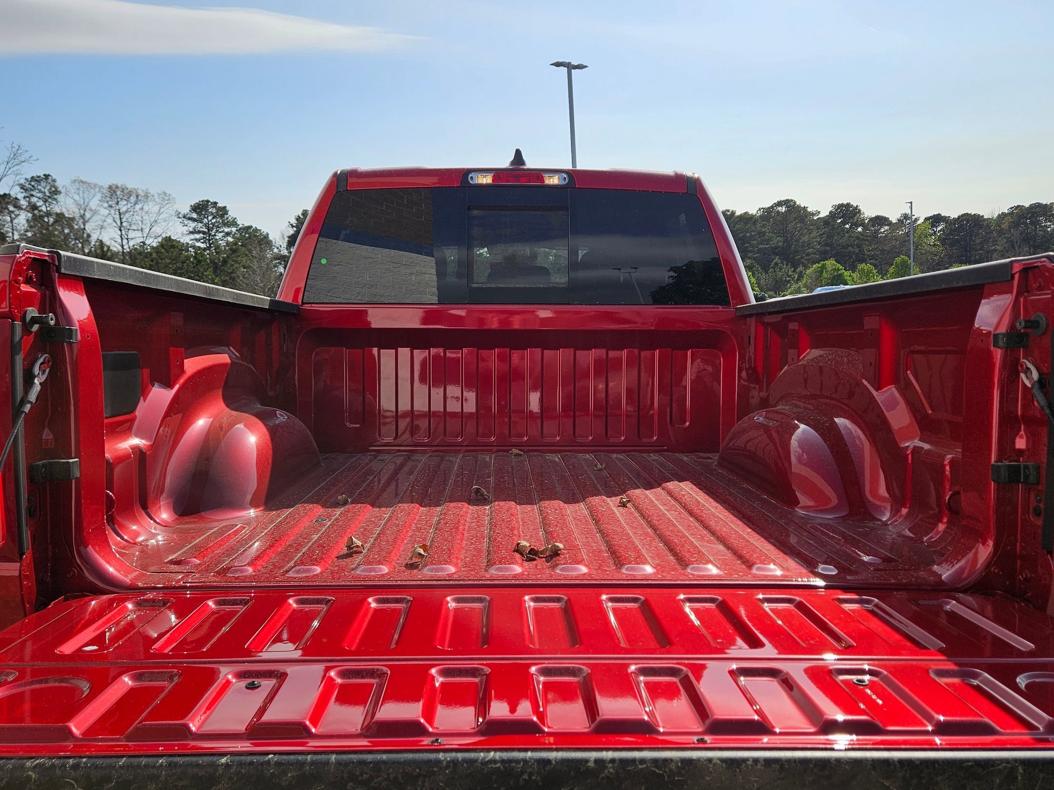 New 2026 Molten Red Pearl-Coat Exterior Paint RAM Big Horn image 25