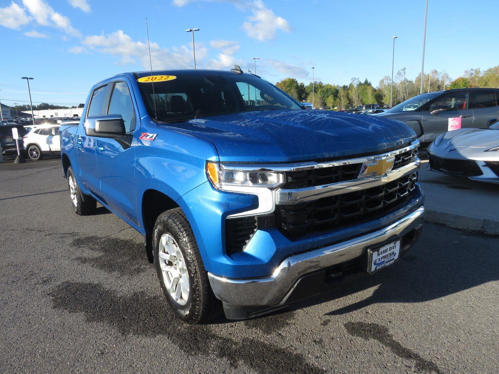 Used 2022 Glacier Blue Metallic Chevrolet LT image 3