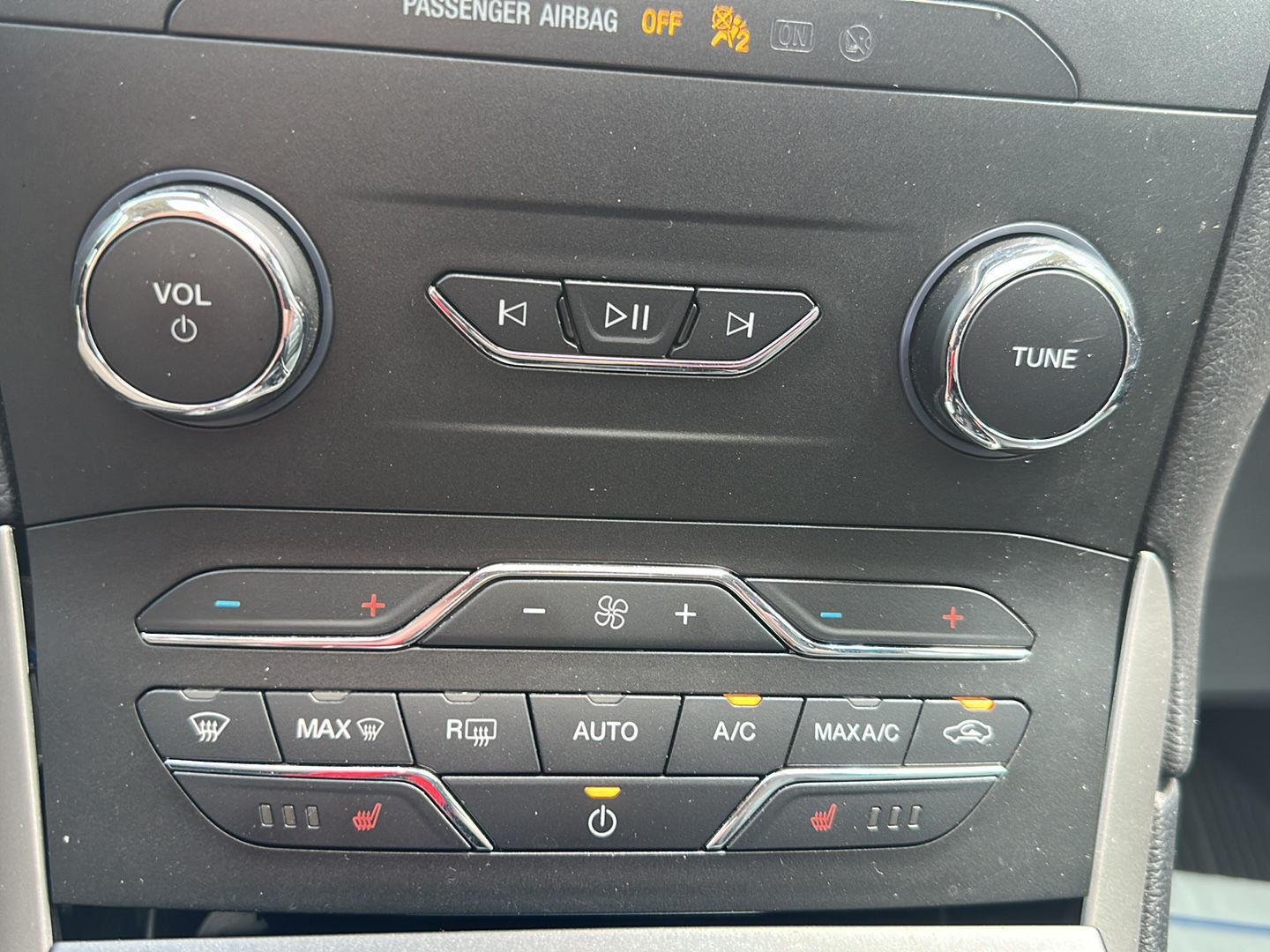Used 2019 Blue Metallic Ford SEL image 21