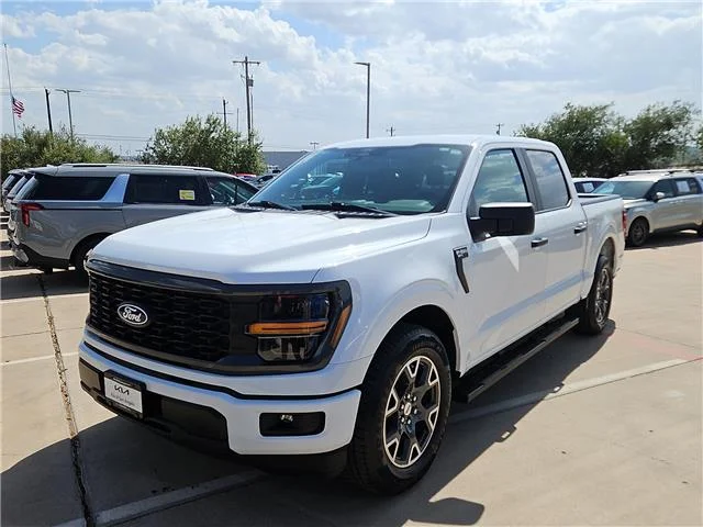 Used 2024 White Ford STX 4x2 SuperCrew Cab 5.5 ft. box 145 in. WB image 1