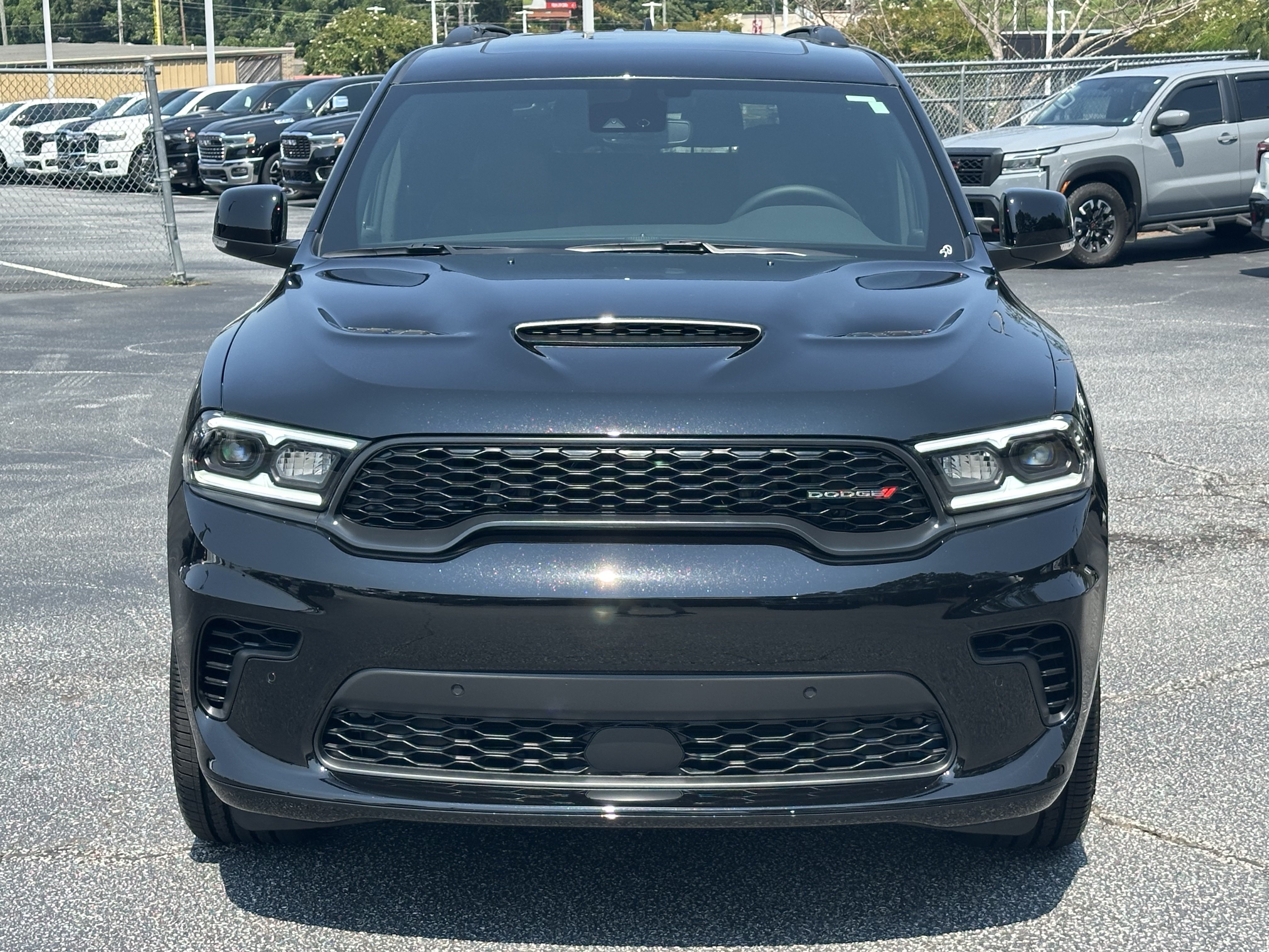 New 2026 Diamond Black Clear-Coat Exterior Paint Dodge GT Plus HEMI V8 image 3