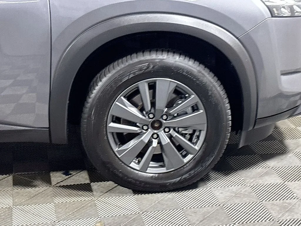 Used 2022 Gray Nissan SV image 22