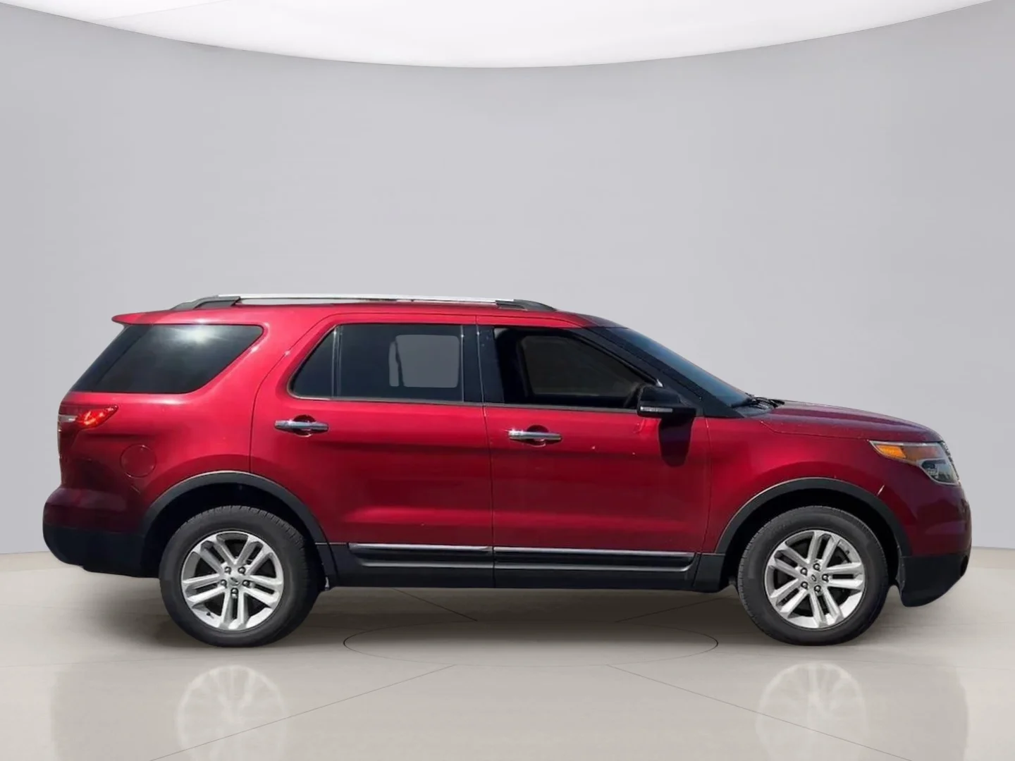 Used 2014 Red Ford XLT 4WD image 6