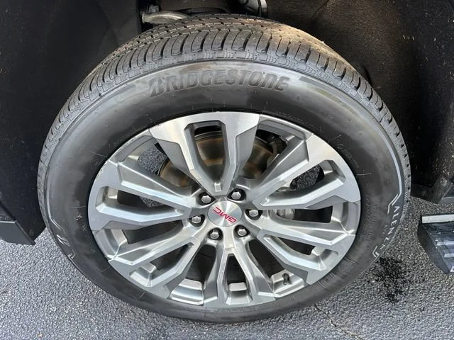 Used 2022 ONYX BLACK GMC Denali image 11