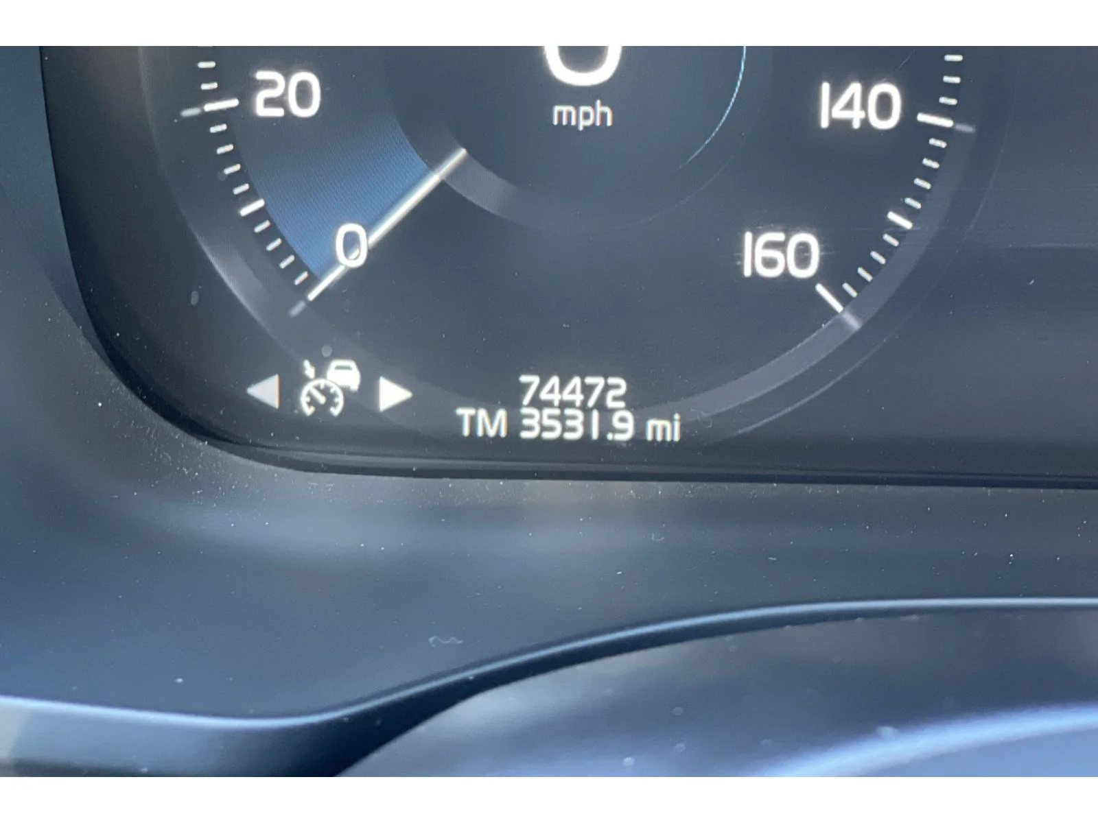 Used 2018 Ice White Volvo Momentum image 40