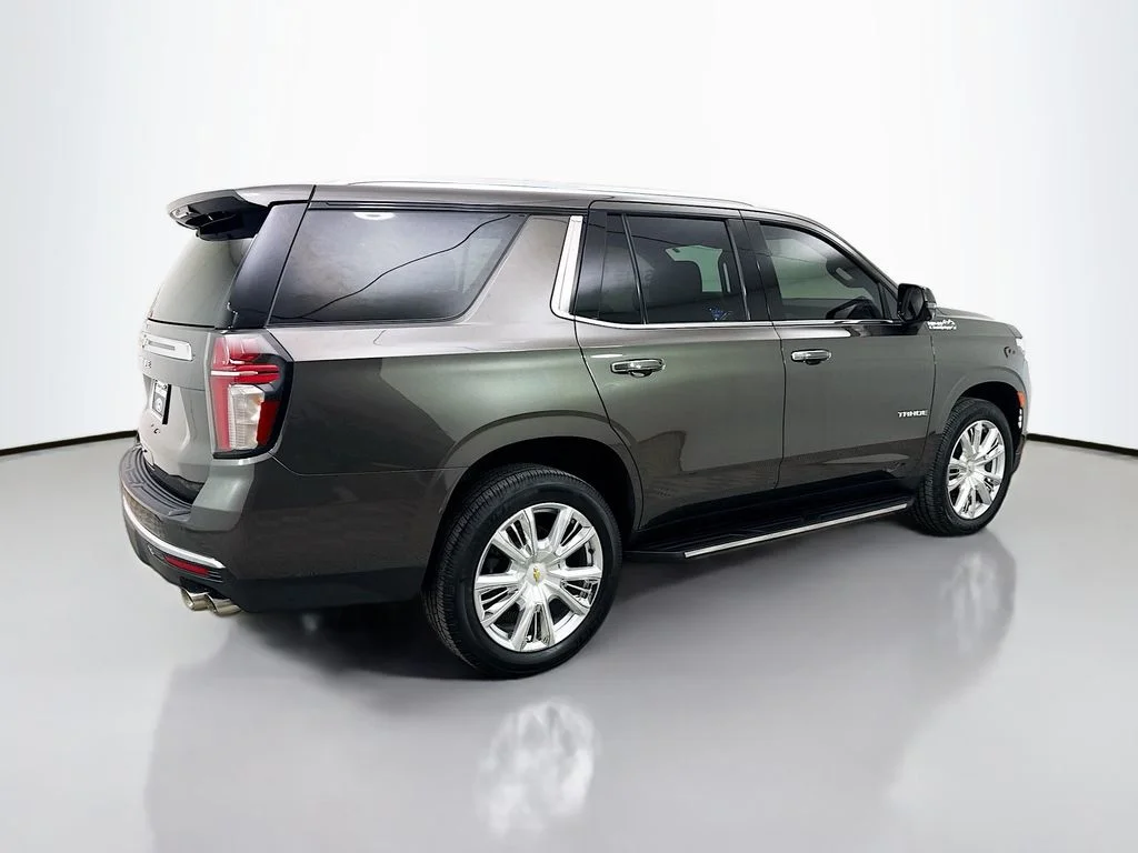 Used 2021 Gray Chevrolet High Country image 7