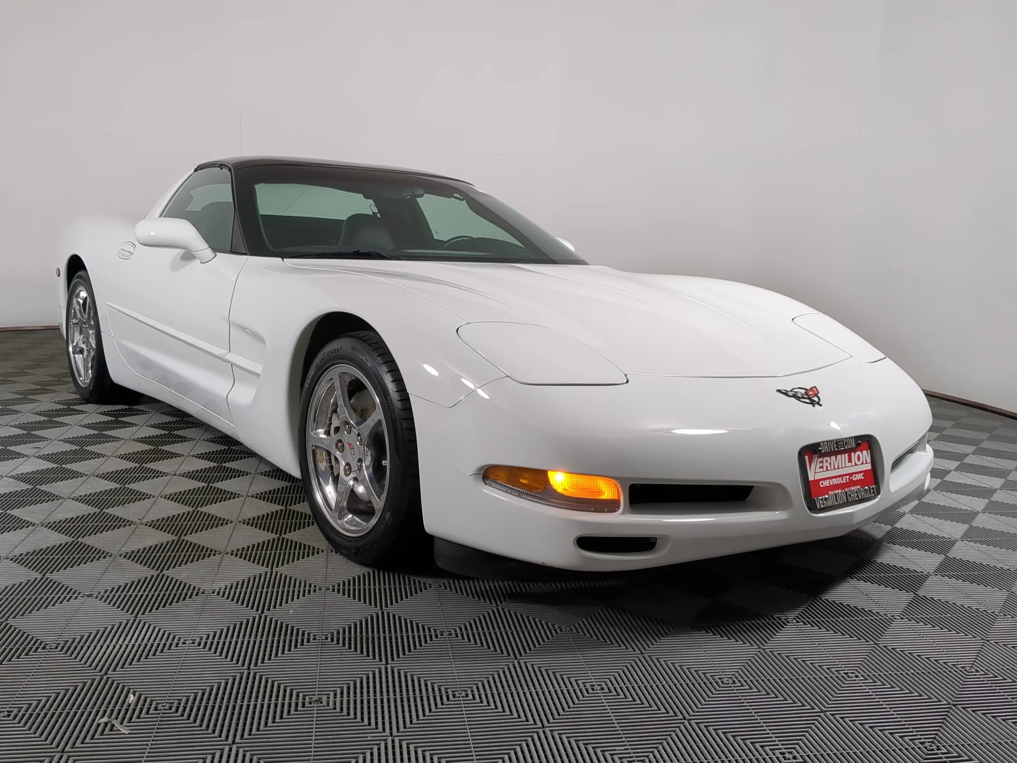 2004 Chevrolet Corvette Base