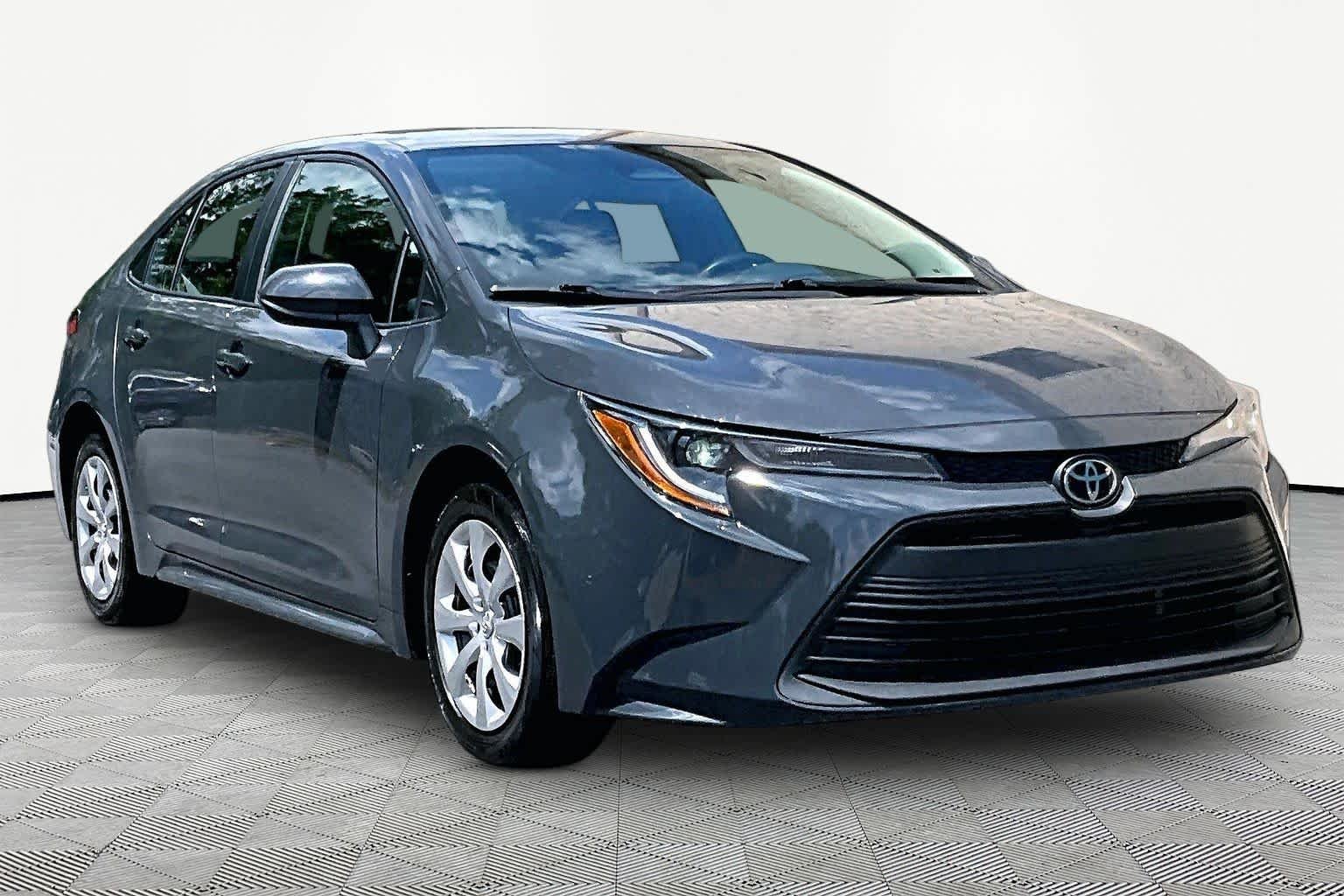 Used 2024 Underground Toyota LE image 3