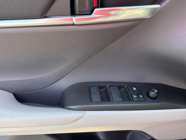 2022 Toyota Camry SE - Photo 21