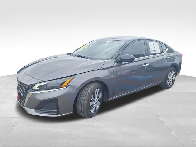 Certified Used 2025 Gray Nissan 2.5 S image 4