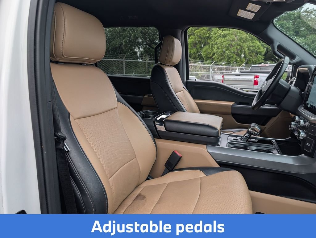 Used 2022 White Ford Lariat image 29