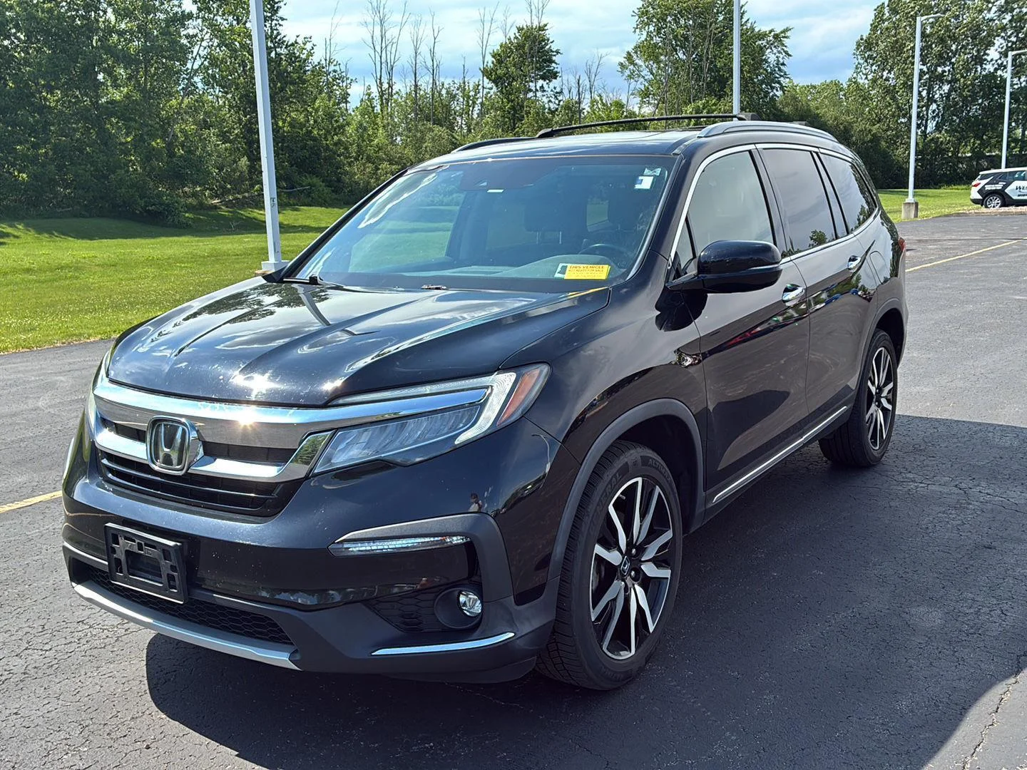 Used 2020 Crystal Black Pearl Honda Touring w/Rear Captain