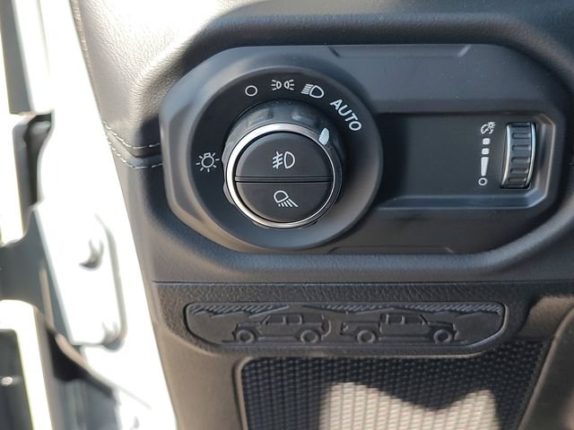 New 2026 Anvil Clear-Coat Exterior Paint Jeep Mojave image 25