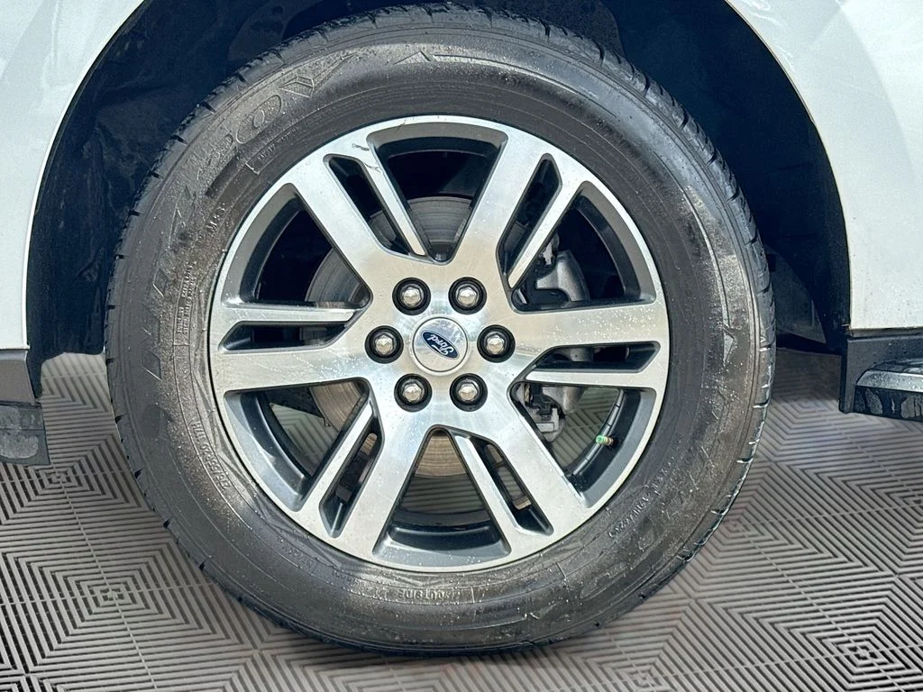 Used 2022 White Ford Limited image 35