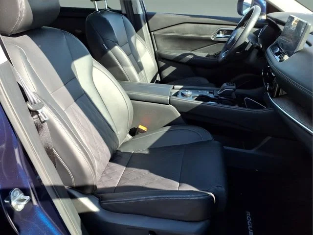Used 2024 Blue Nissan Platinum image 19
