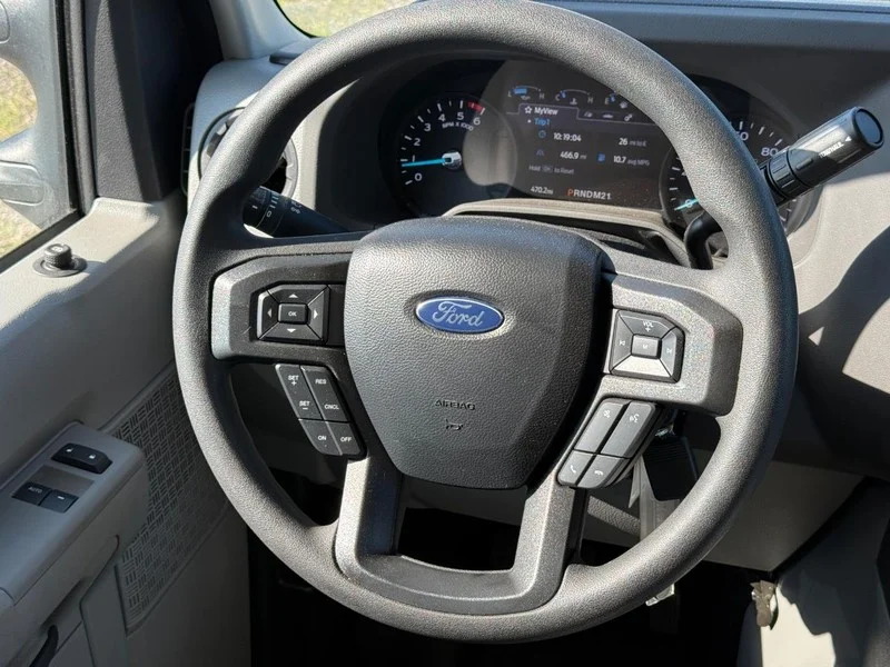 New 2027 Oxford White Ford 12FT BOX image 7