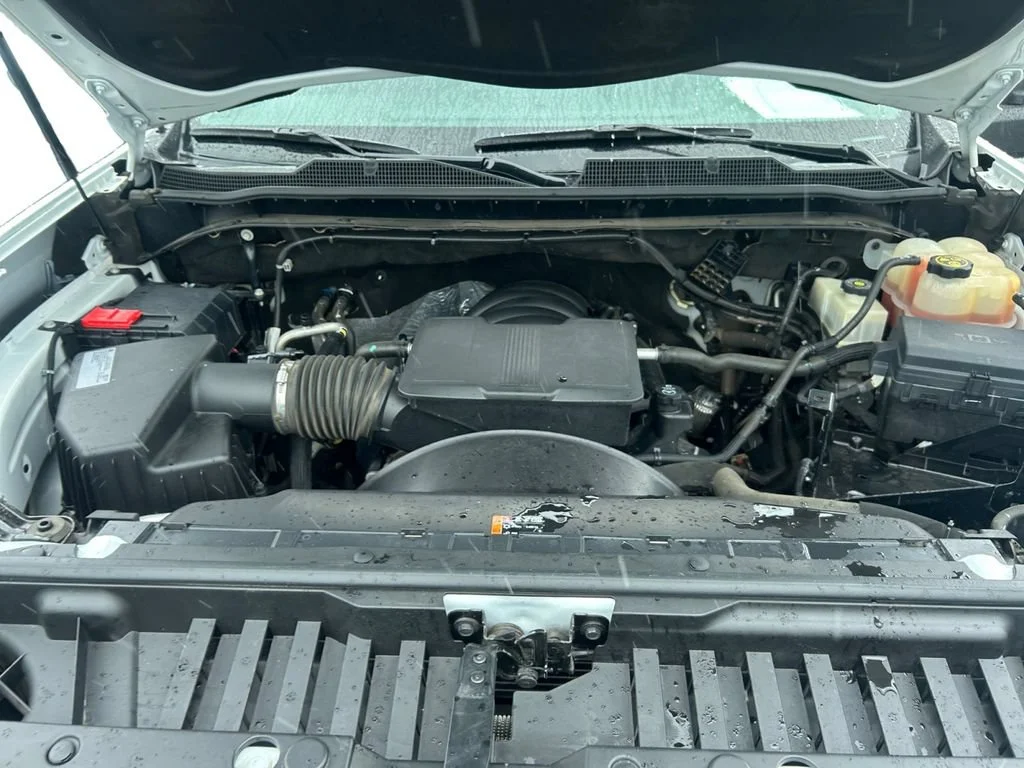 Used 2020 SUMMIT WHITE Chevrolet Custom image 14
