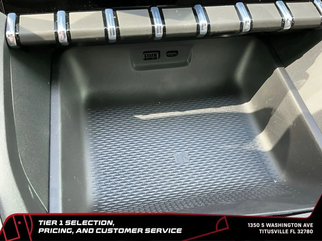 New 2026 Sterling Metallic GMC Elevation image 34
