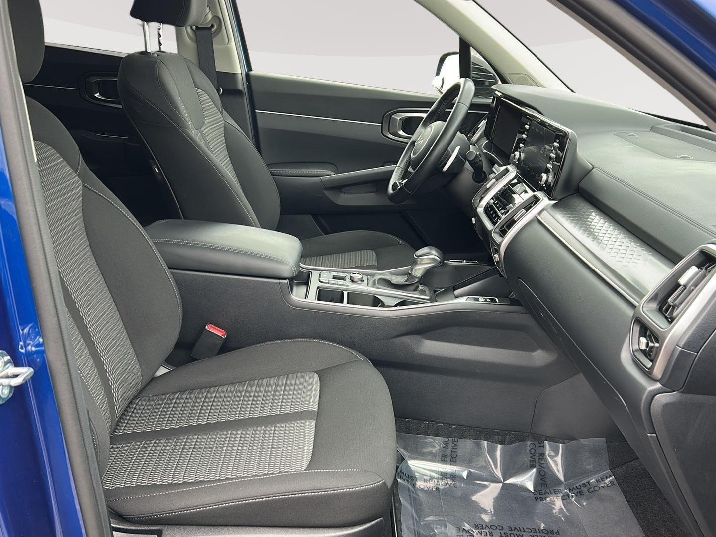 2023 Kia Sorento LX - Photo 21