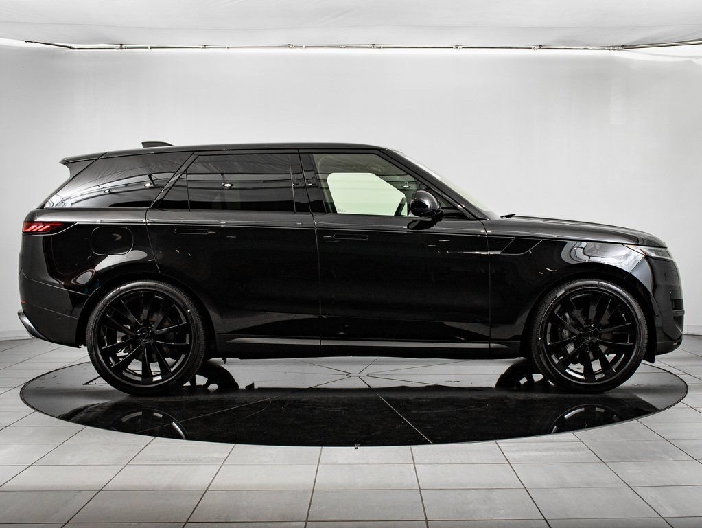 Used 2026 Santorini Black Land Rover SE image 6