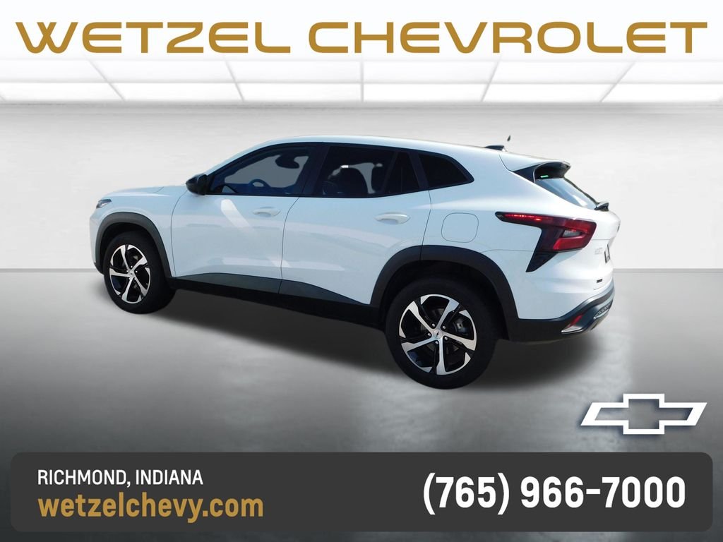 Used 2024 White Chevrolet 1RS image 5