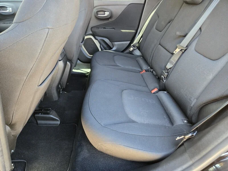 Used 2016 Black Jeep Latitude image 8